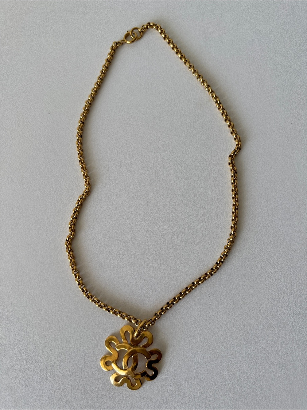 Chanel RARE 24K Gold Plated Necklace with Box in Excellent Condition - Picture 3 of 14